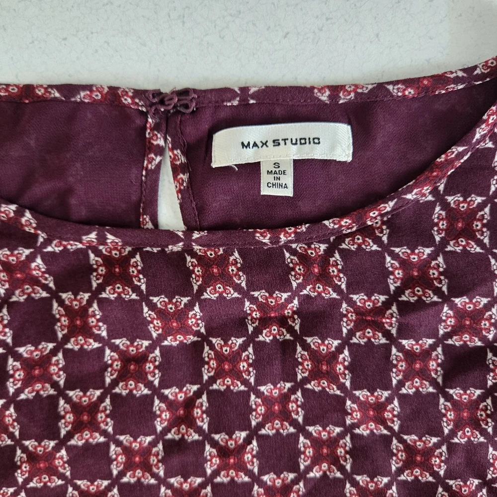 Max Studio Small Top - Picture 2 of 5